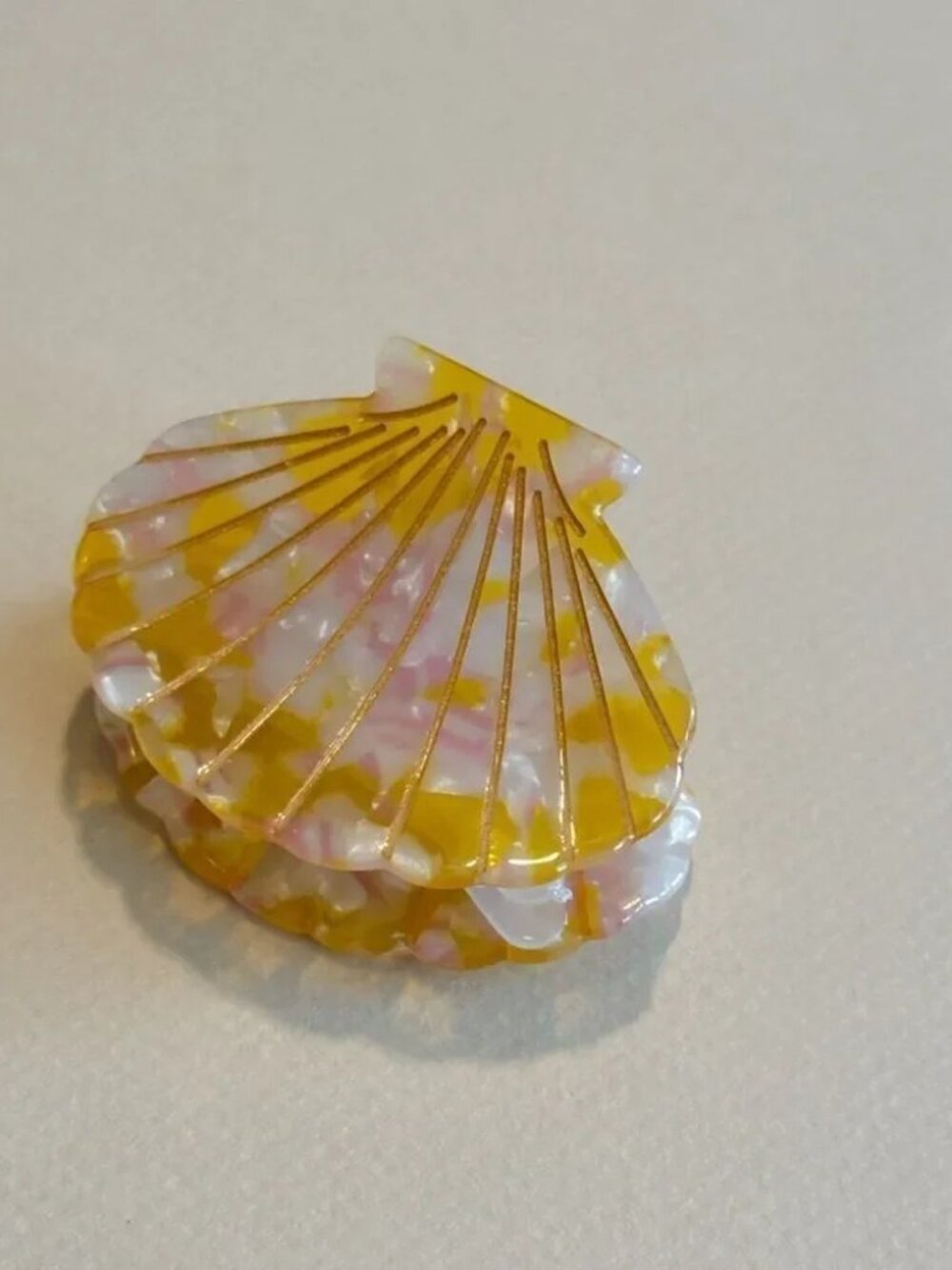 Shell ShapedHair Clip1557 - Picture 2 of 4